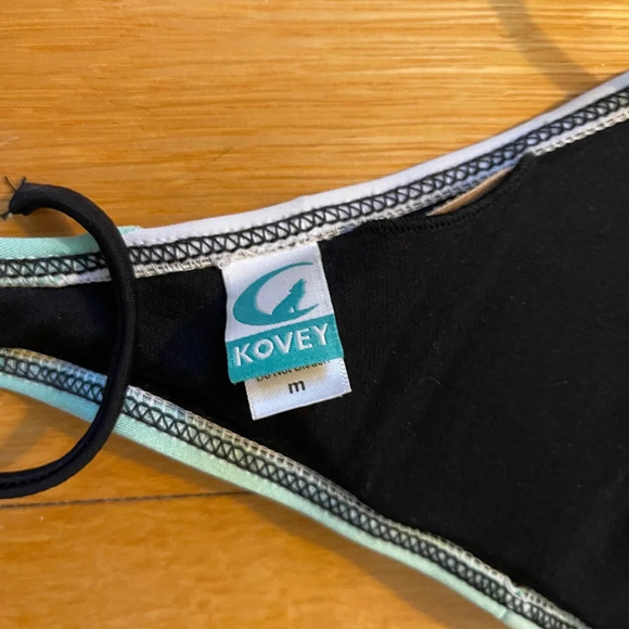 Excellent condition Kovey Bikni Top size medium - Picture 2 of 3